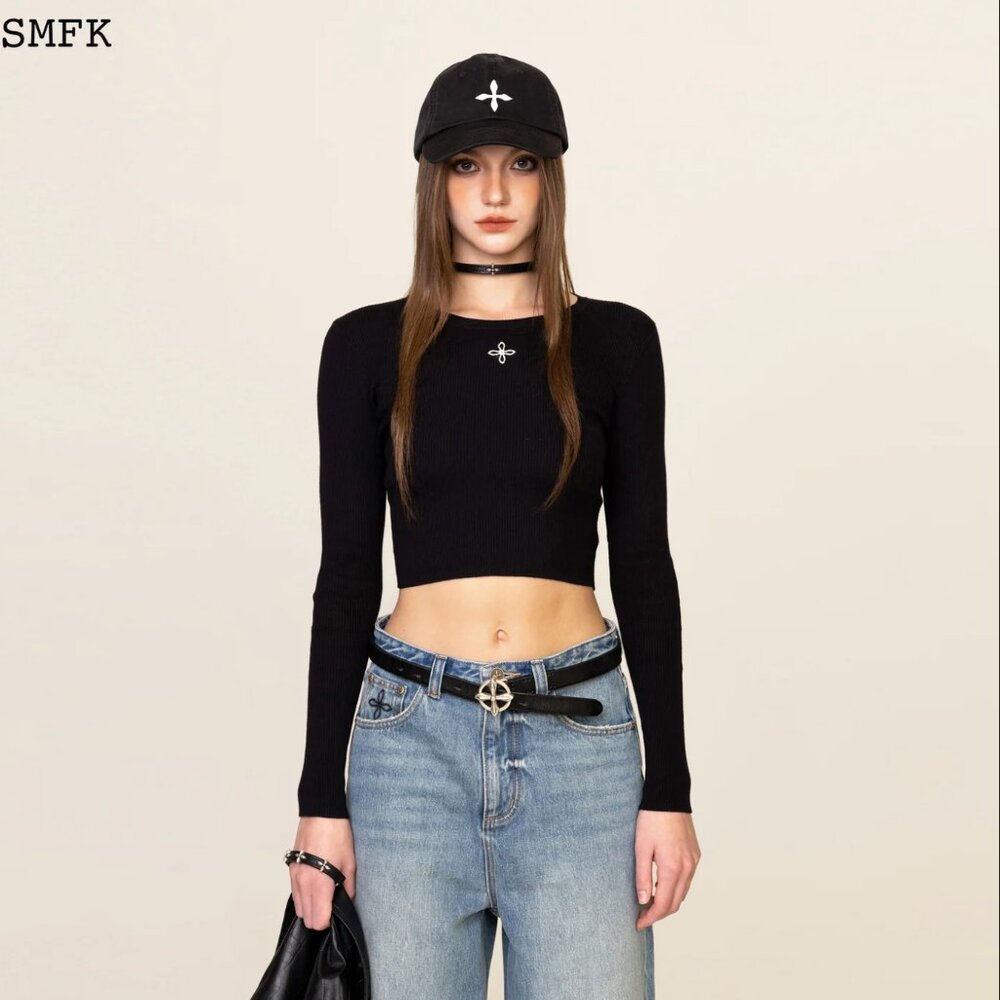 Compass Cross Rib Knitted Top In Black